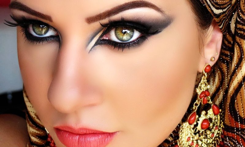 Orientálny make-up pre zelené oči
