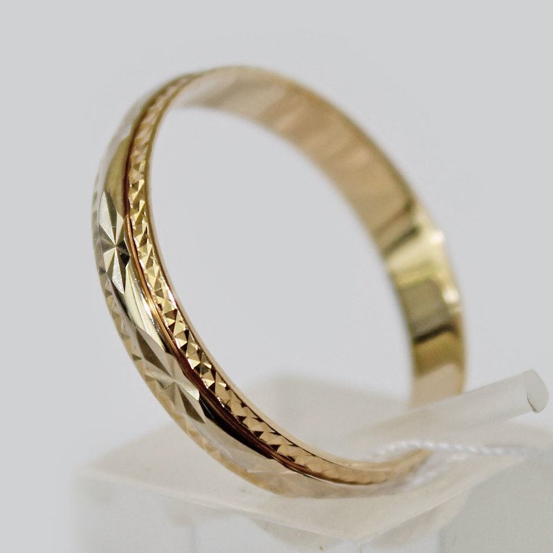 Gouden ringen met een facet