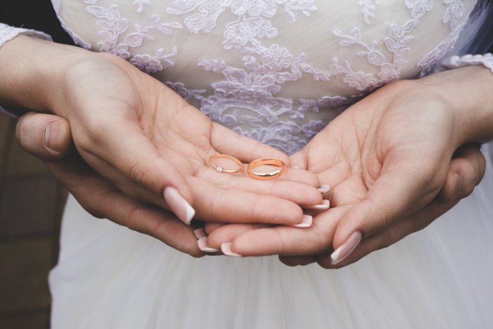 Anneaux de mariage à la mode