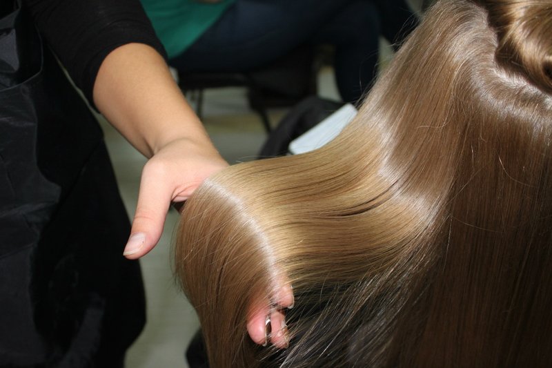 Le résultat du lissage des cheveux de kératine