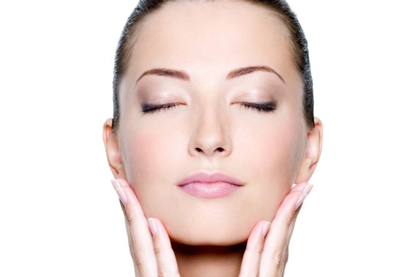 Massage facial de drainage lymphatique