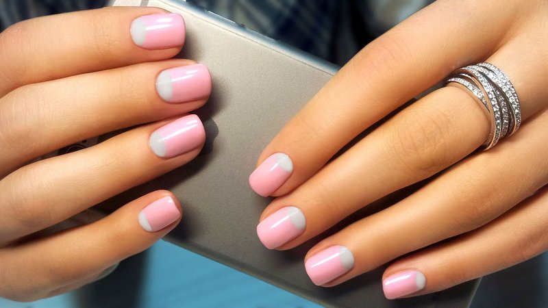 Kleur maan manicure gellak