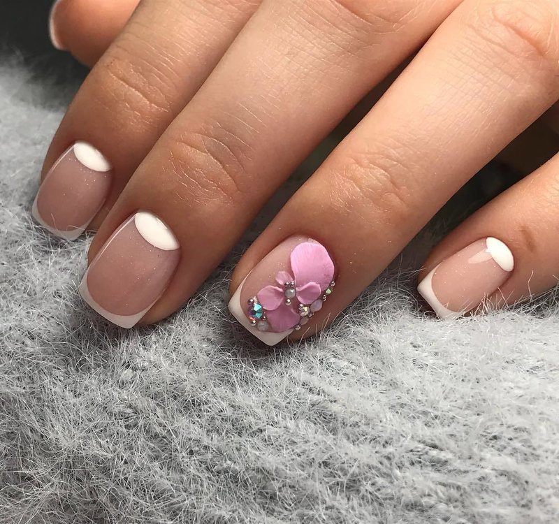 French manicure: bloemenprint