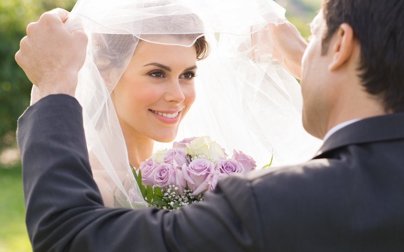 Une femme rêve d'un mariage