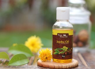 Bouteilles d'huile de jojoba