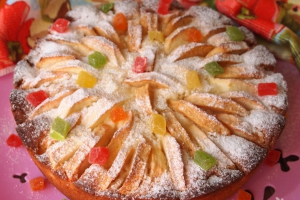 Tarte aux pommes au fromage cottage et aux fruits confits