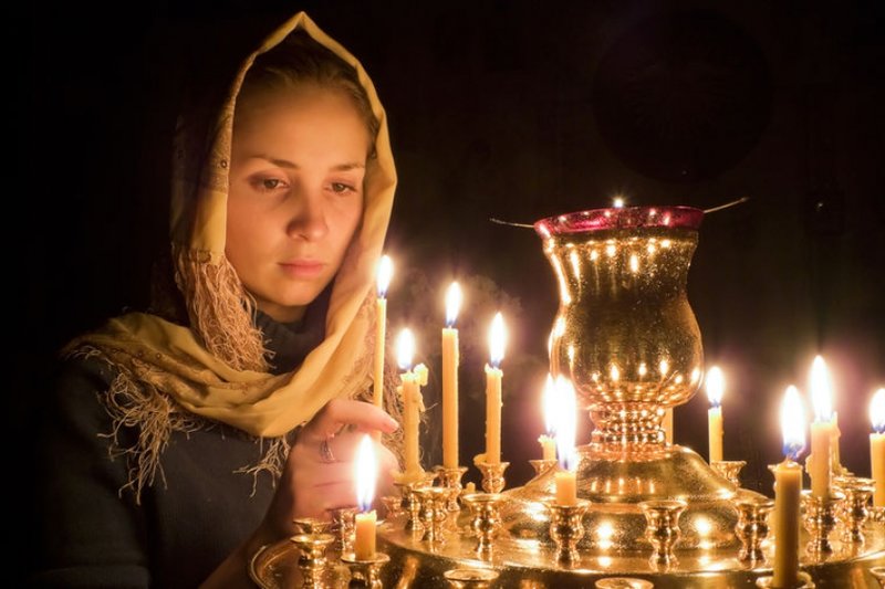 Modlitba za sviečky k Danielovi z Moskvy