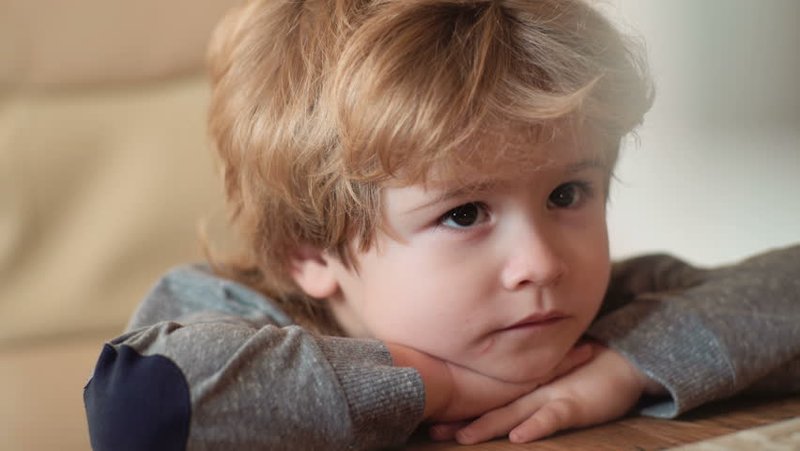 Drie jaar oude jongenskapsel