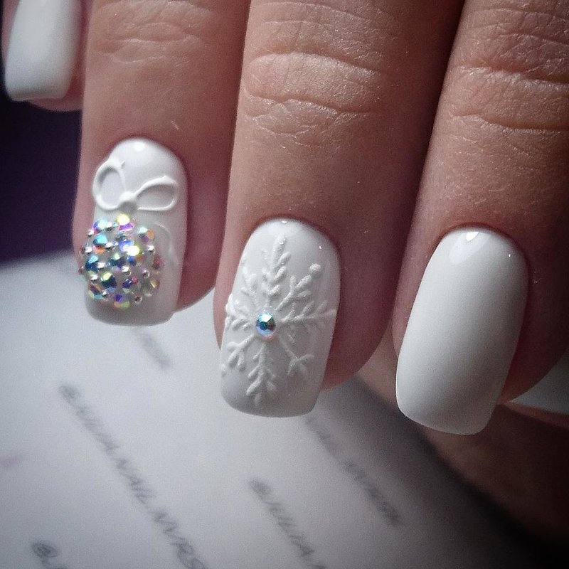 Witte nieuwjaars manicure