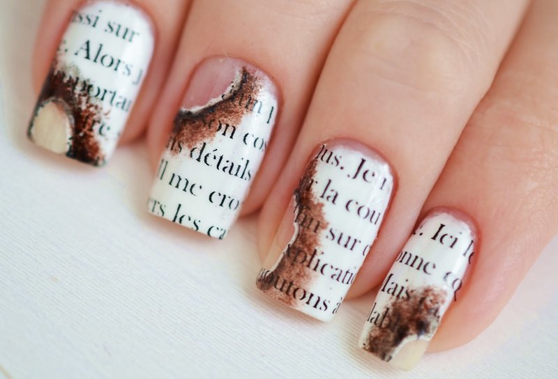 Brandend papier manicure