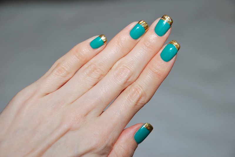 Ongles Turquoise avec Foil français