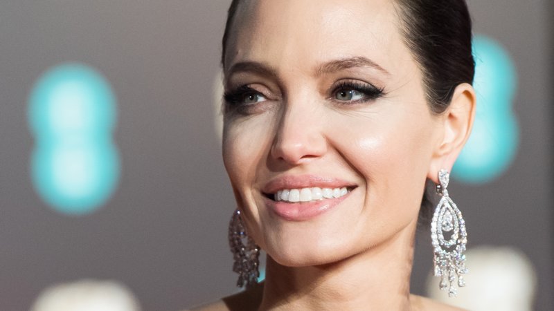 Angelina Jolie près de