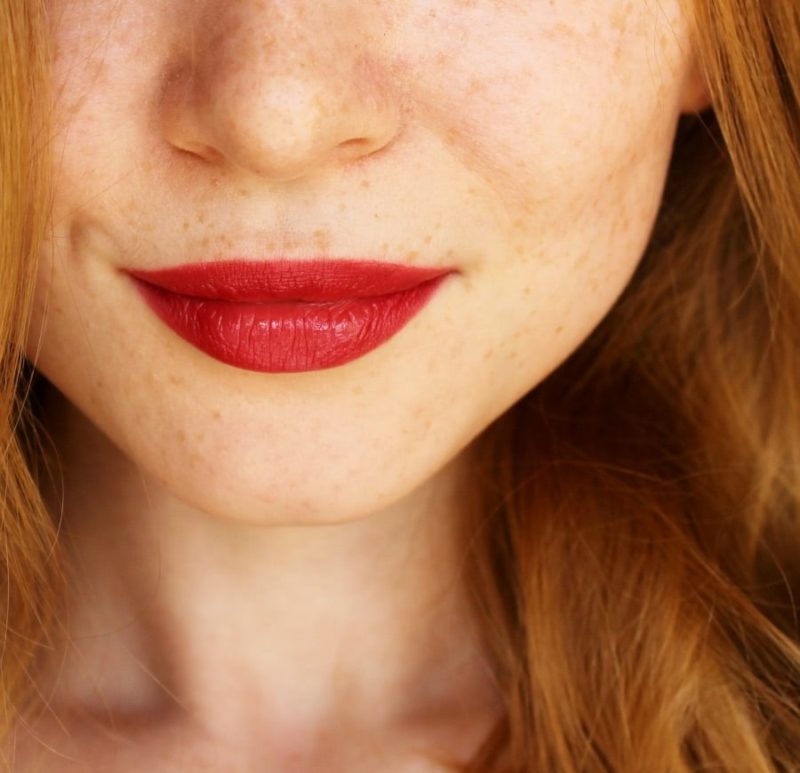 Maquillage rouge pour les rousses