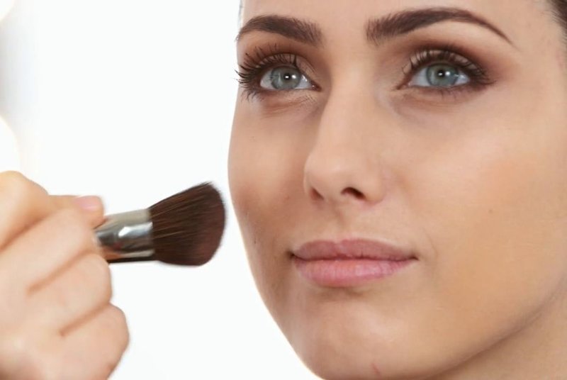 Maquillage nude pour peau foncée