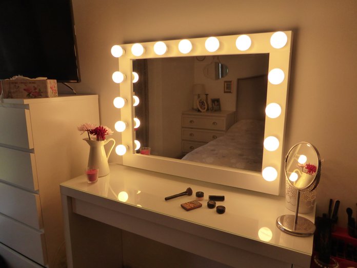 Miroir de maquillage éclairé