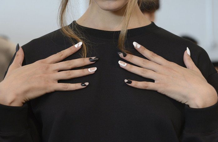 Dessins à la mode sur les ongles: nouveau pour 2019