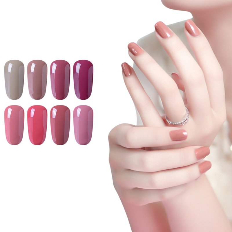 Belle manucure nue pour les ongles courts