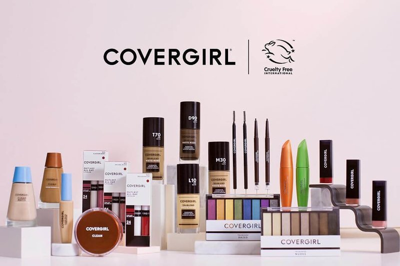 Set pentru machiajul de zi cu zi și de seară de la Cover Girl