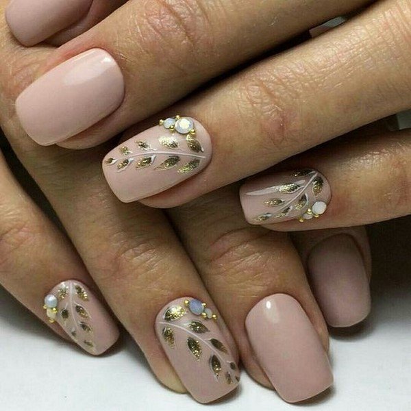 Bloemmanicure met strass en folie