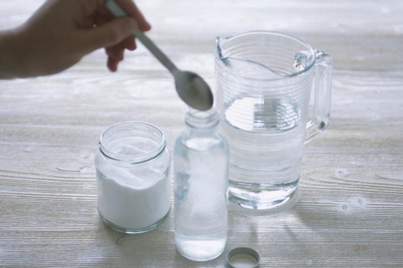 Bereiding van oplossing voor het wassen van fineer