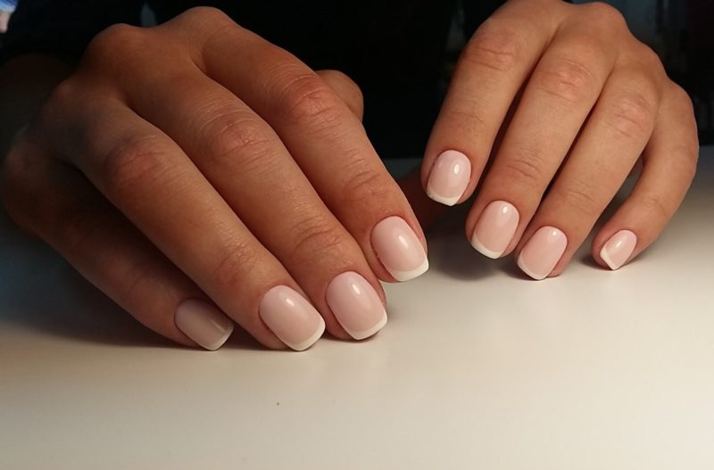 Nu Français pour ongles courts