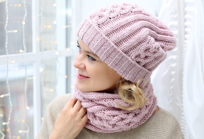 Palarie roz si snood