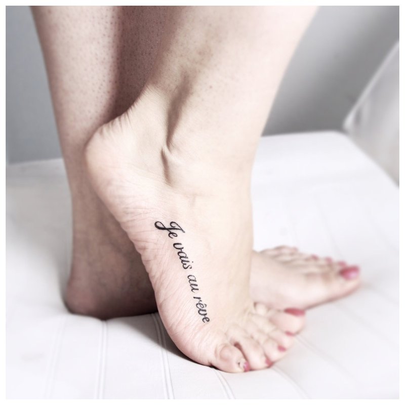 Tatouage au pied