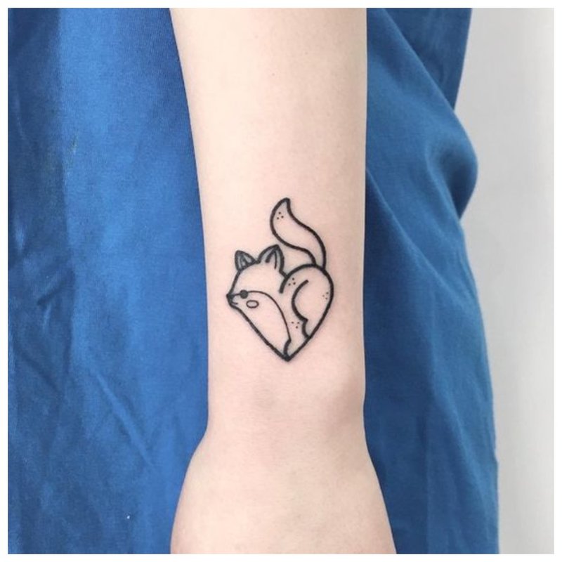 Tatouage animal au poignet