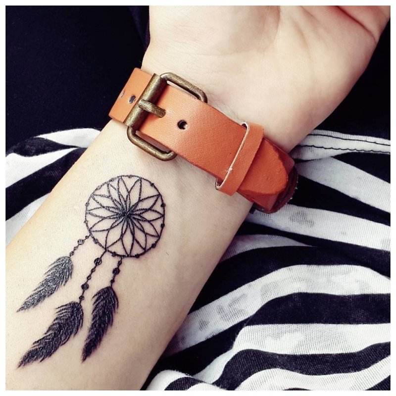 Belle amulette de tatouage