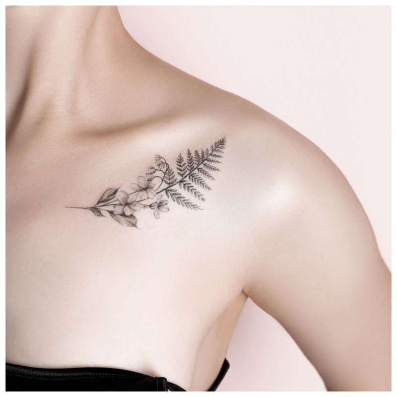 Tatouage clavicule