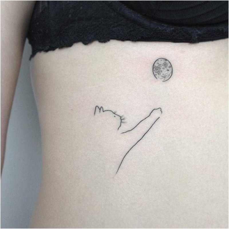 Minimalisme kat tattoo