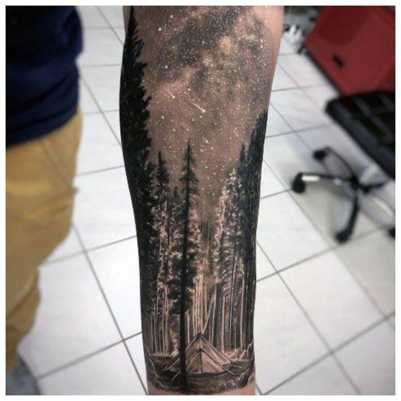 Tatuaj cu braț complet pentru bărbați